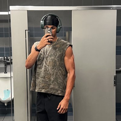 _FreeSample's tweet image. spent way too long anon on here.. we back