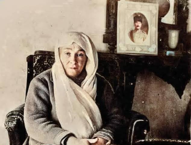 Öyle bir anne düşünün ki yetiştirdiği çocuk bir ulusun kaderini yeniden yazsın.

Vefatının 103. yılında Zübeyde Hanım’ı saygı ve sevgiyle anıyoruz...