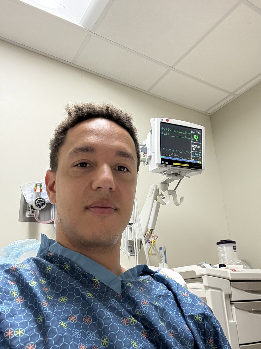 austin_hurwitz's tweet image. successful knee surgery today 

the trenches aren’t ready for bionic Austin running at full strength