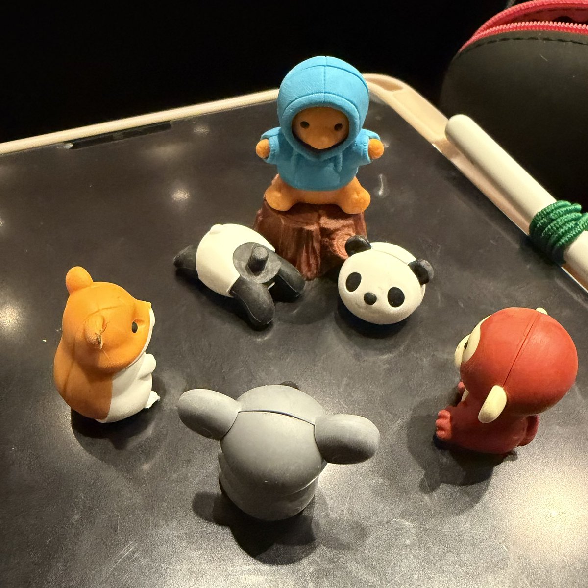 ivynetic's tweet image. a sacrifice has been offered, the dark one will be pleased.

the ritual is complete, rejoice my eraser brethren!