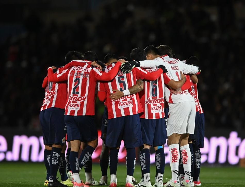 🚨GIVEAWAY ROJIBLANCO🚨

¡GANA UN PASE DOBLE PARA EL <a href="/Chivas/">CHIVAS</a> vs #Gallos    
 
1. Sigue a <a href="/calientesports/">Caliente Sports</a> y a mí
2. Dale 🔁 y ❤️
3. Comenta este tuit con una foto tuya usando el jersey de Chivas y el ht #MásAcciónMásDiversión 🔥

¡Se rifarán DOS pases dobles!📲