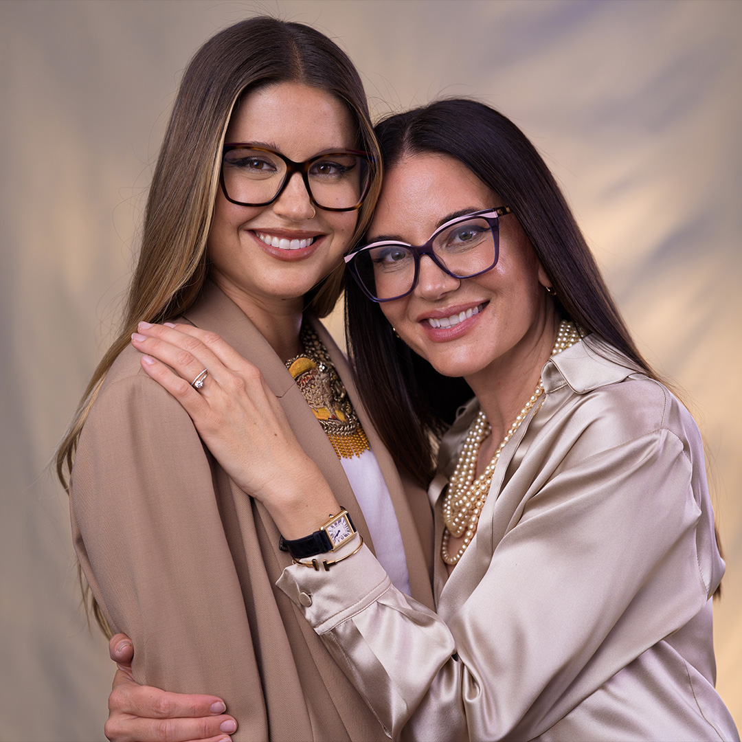 Las #gafasYalea están diseñadas para armonizar con el rostro #femenino. 
⋋✿ ⁰ o ⁰ ✿⋌

"Tu mirada cuenta una historia. Deja que @Yaleaeyewear sea el marco perfecto para contarla."

#gafasMujer #marcasdegafas #moda2026 en #Elche