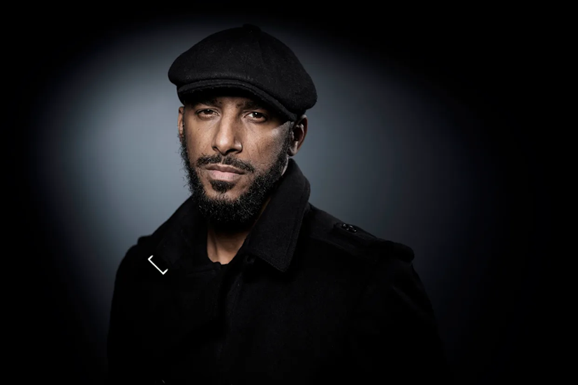 johney931's tweet photo. Il est l’un des visages les plus emblématiques de l’âge d’or du rap français. À la fois rappeur, acteur et figure culturelle, @stomybugsy incarne depuis plus de trente ans une génération qui a fait du #hiphop 1 langage, 1 identité et 1 combat. https://t.co/I1IStRPedj #StomyBugsy https://t.co/xIj6oIf57s