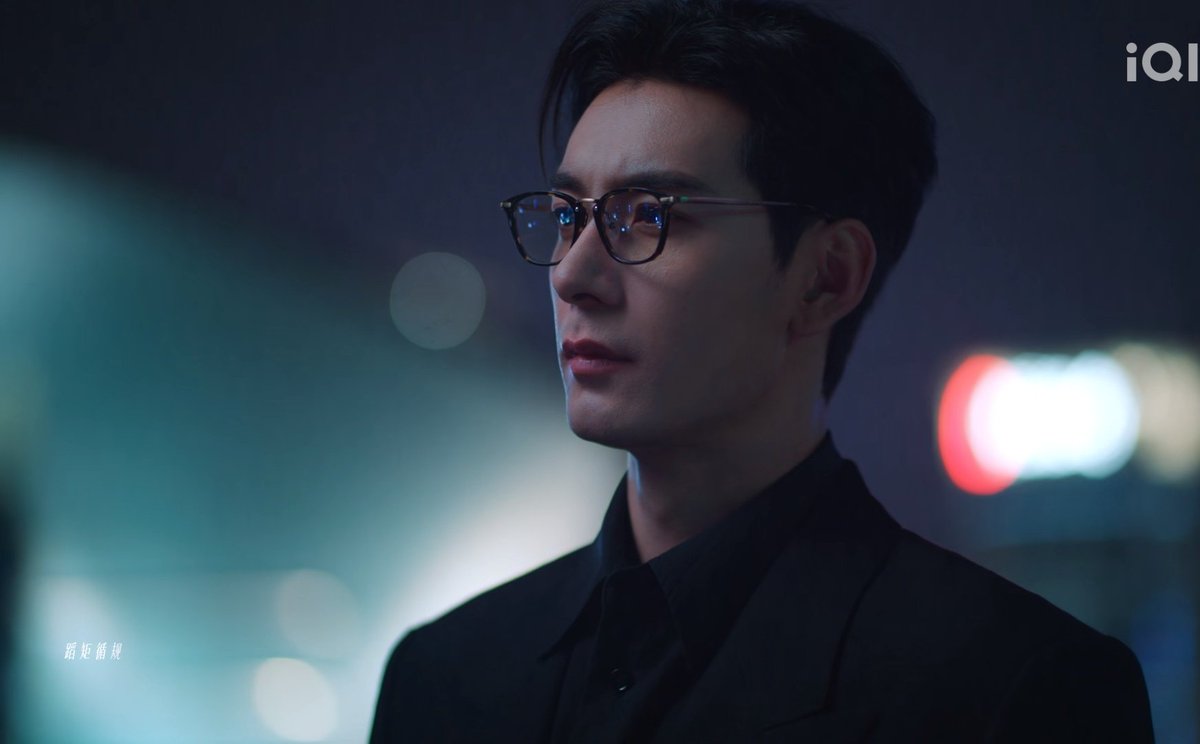 SeriesNovels's tweet image. วิเคราะห์ #เกมรักข้ามบทบาท

พระเอกคือตัวละครที่มีความลึกลับซับซ้อนมากที่สุด 
...แล้วถ้าทั้งหมดที่เราเห็นคือแผนของพระเอกหมดล่ะ มีแค่นางเอกที่เป็นตัวละครที่พระเอกไม่คาดว่าจะเข้ามาในวงจรพระเอก เพราะงั้นฮีเลยจะกันนางเอกออกไปจากแผนทั้งหมดของฮี อย่างที่เห็นในตัวอย่างตอนต่อไป?