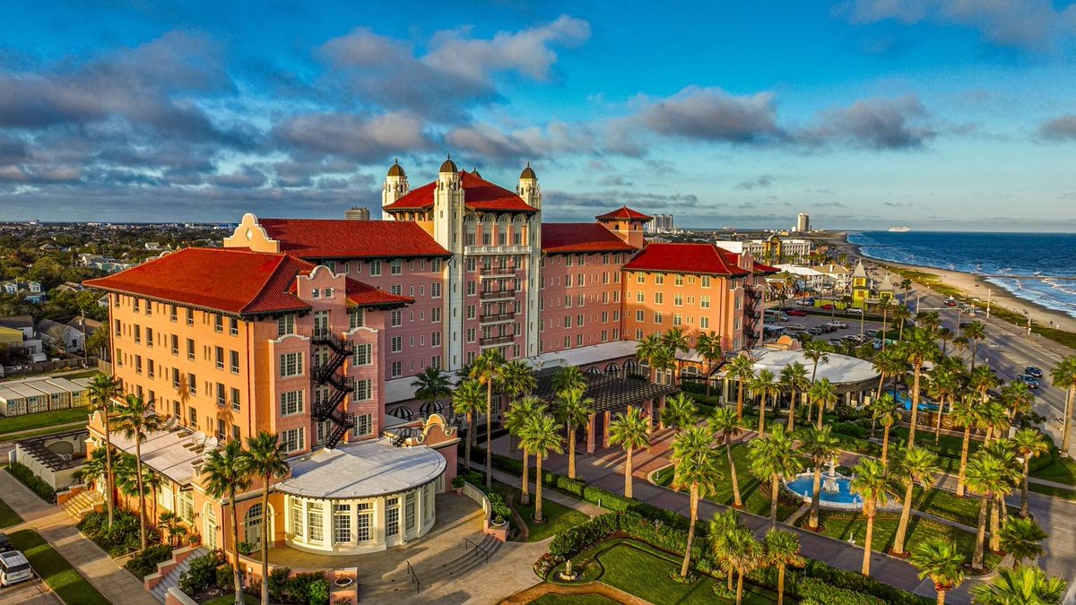 Make a reservation <a href="/GrandGalvez/">Grand Galvez</a> during Galveston Restaurant Week through Jan 30. Delicious lunch and dinner menus featuring iconic Gulf specialties and more. Happy to support <a href="/GalCoFoodBank/">GalvestonCountyFoodBank</a> and St Vincent’s House.