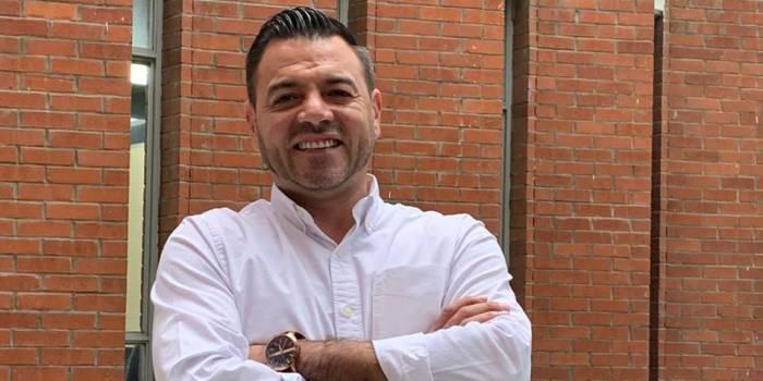 RazaCero's tweet photo. #Durango || Denuncian al director de la #FECA de la
@UJED_Oficial, @JesusSotelo84, otro de los amigos cercanos del gobernador corrupto priista @EVillegasV:

"Aumentó el cobro de la cuota interna de la facultad, de 450 a 650 pesos perjudicando nuestra economía familiar. La explicación que da es que 'son fallas de la administración central de la #UJED', sin aceptar su responsabilidad. Piensa que dirige la facultad de una universidad privada".