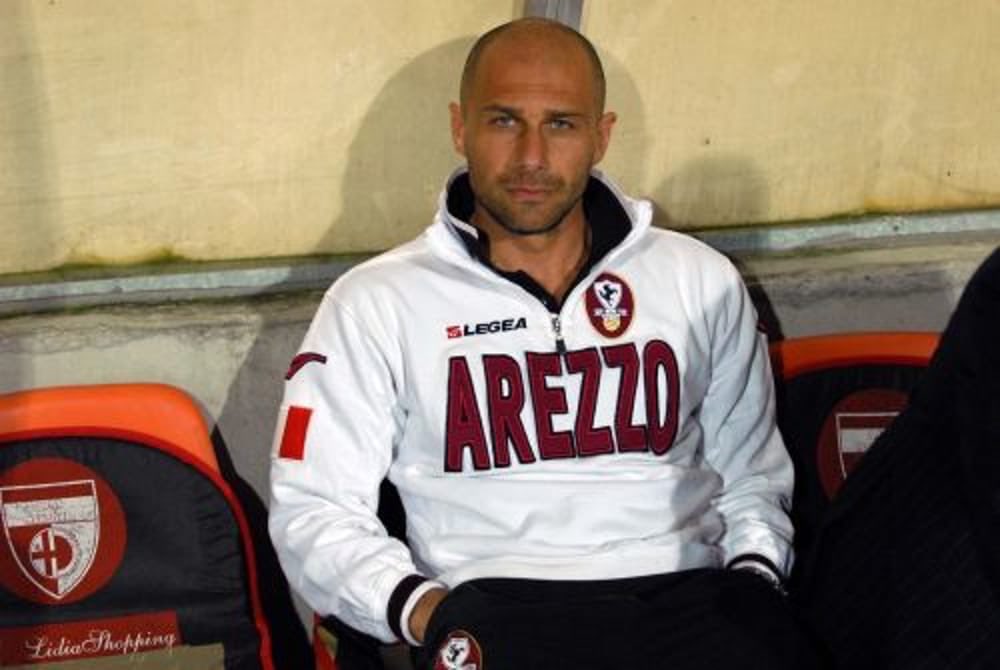 Ultime 2 partite:

- pareggiato con un rumeno che allena professionalmente dalla scorsa stagione
- pareggiato con un 30enne che allena professionalmente da questa stagione