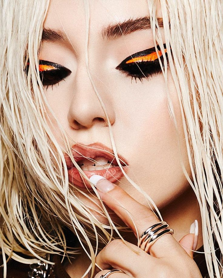 AvaCravee's tweet image. 🚨 Ava Max and her label Atlantic Records have now officially parted ways.

Ava Max is now no longer listed on Atlantic Records' press release website.