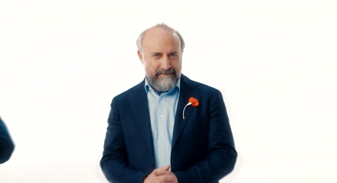 DTural's tweet image. Elle "Yılın Erkek Televizyon Performansı" ödülünün sahibi #HalitErgenç oldu. 👏

#KralKaybederse