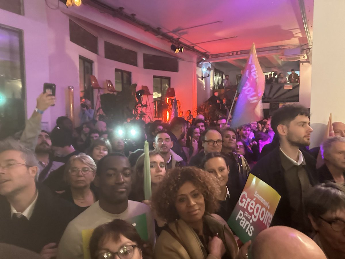 alexiscorbiere's tweet image. Salle pleine ce soir à la Bellevilloise pour le meeting de la gauche unie et écologistes avec @David_Belliard @IanBrossat mon amie @SimonnetDeputee et @egregoire ! La dynamique est là ! Face à la droite et l’extrême droite : Unité !