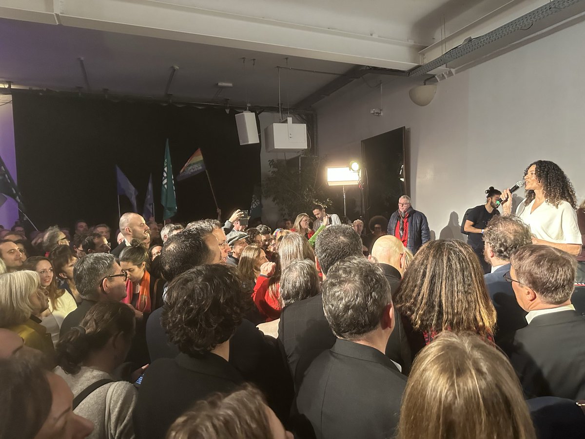 alexiscorbiere's tweet image. Salle pleine ce soir à la Bellevilloise pour le meeting de la gauche unie et écologistes avec @David_Belliard @IanBrossat mon amie @SimonnetDeputee et @egregoire ! La dynamique est là ! Face à la droite et l’extrême droite : Unité !