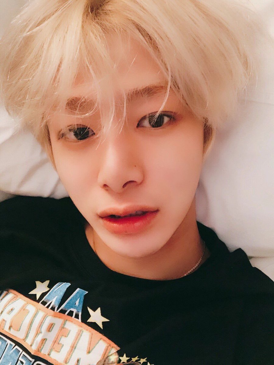 SH0WNUS's tweet image. Feliz aniversário pro Hyungwon, que além de ser um artista incrível é o nosso amor, eu te amo daqui ao infinito 💛

#HBDtoHYUNGWON 
#동그란미소의형원DAY0115  @OfficialMONSTAX