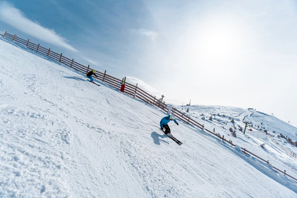 BirratourEsp's tweet image. P 4⃣ La provincia de #Teruel cuenta con dos estaciones de esquí gestionadas por @AramonNdTeruel. ¿Sabrías decirnos cuáles son?🎿

A) Valdelinares y Cerler
B) Javalambre y Valdelinares
C) Valdelinares y Formigal-Panticosa

❄️ Retuitea la pregunta con tu respuesta e incluye…