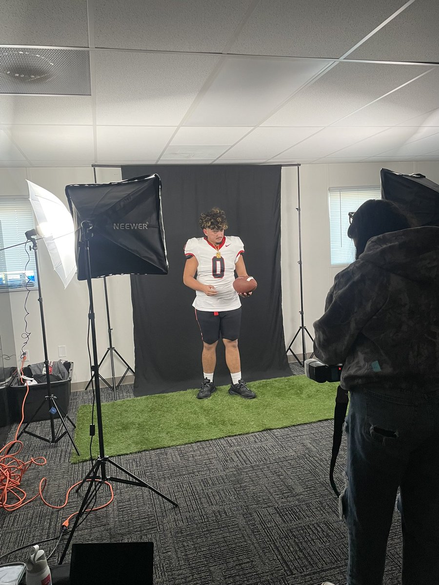 Josephbatiz54's tweet photo. Blessed to receive my first scholarship from Simpson University! #AGTG @euhsfootball25 @unko_drew_ https://t.co/NMekJQA8KR