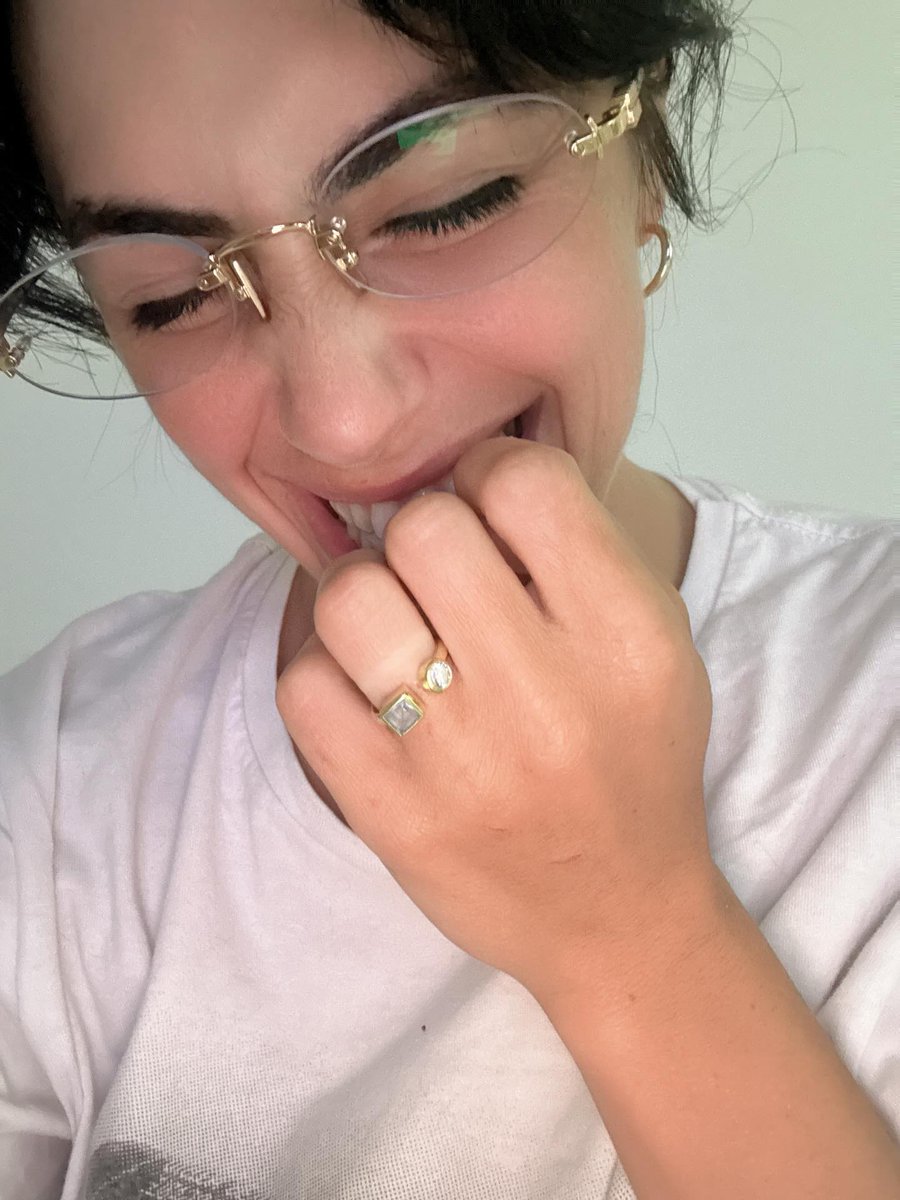LaliPics01's tweet image. Ustedes: "Lali anda desaparecida, qué estará haciendo"
LALI: 💍💒👰🏻‍♀️🤵🏻
@lalioficial