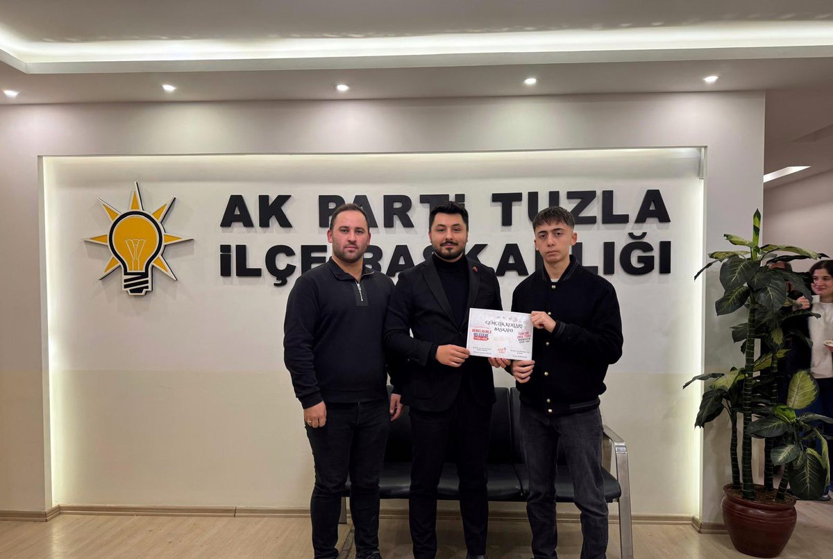 MAHALLLE BAŞKANI ATAMASI 📌

Mimar Sinan Mahallesi Başkanlığı görevine Serhat Görer, Aydınlı Mahallesi Başkanlığı görevine Yağız Yusufoğlu ve Cami Mahallesi Başkanlığı görevine Mustafa Uçar atanmıştır.

Atamaları hayırlı olsun.