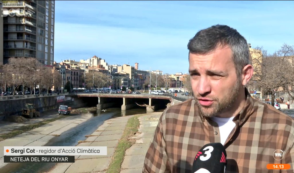 sergicot's tweet image. No sempre es veu tota la feina, però també és essencial.
Intervenim a la llera de l’Onyar per garantir un millor funcionament hidràulic de la plaça Catalunya i protegir-ne infraestructures clau davant futurs temporals 🌊 

Per fer Girona més resilient al canvi climàtic, actuem.