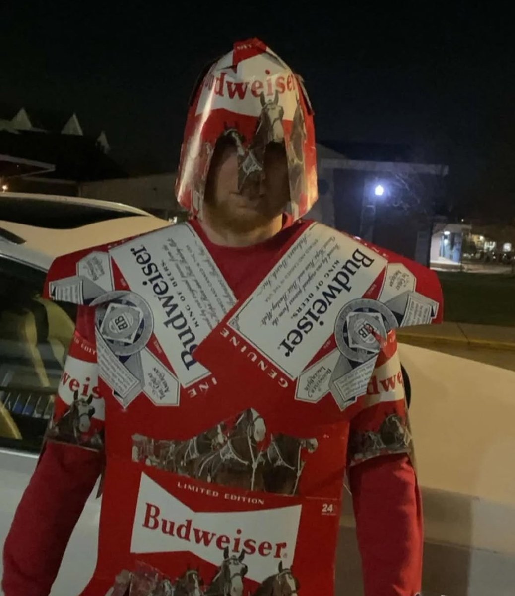 StaubleMichael's tweet photo. @budweiserusa Do the boxes look any different? I need to make my Halloween costume for next year https://t.co/KrmiEARjFo