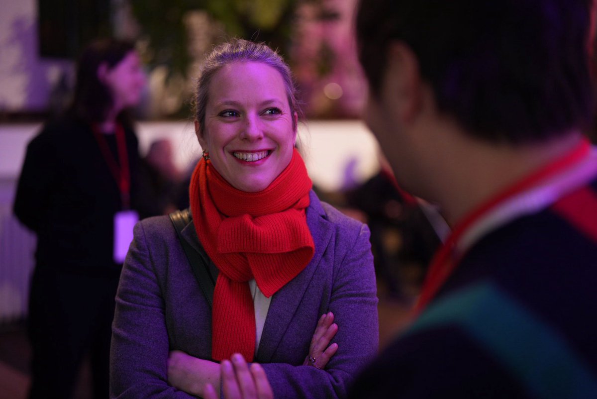 apres_75's tweet image. Magnifique soirée sous le signe de l'UNITÉ ce soir à la Bellevilloise pour le meeting de la Gauche Unie avec
@egregoire ✊

Ensemble, nous allons garder Paris à gauche ! 
Et nous allons faire toujours plus : pour le logement, pour nos services publics, pour le tissu associatif !