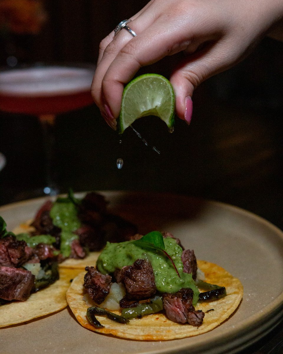 La Mona Rosa tweet media