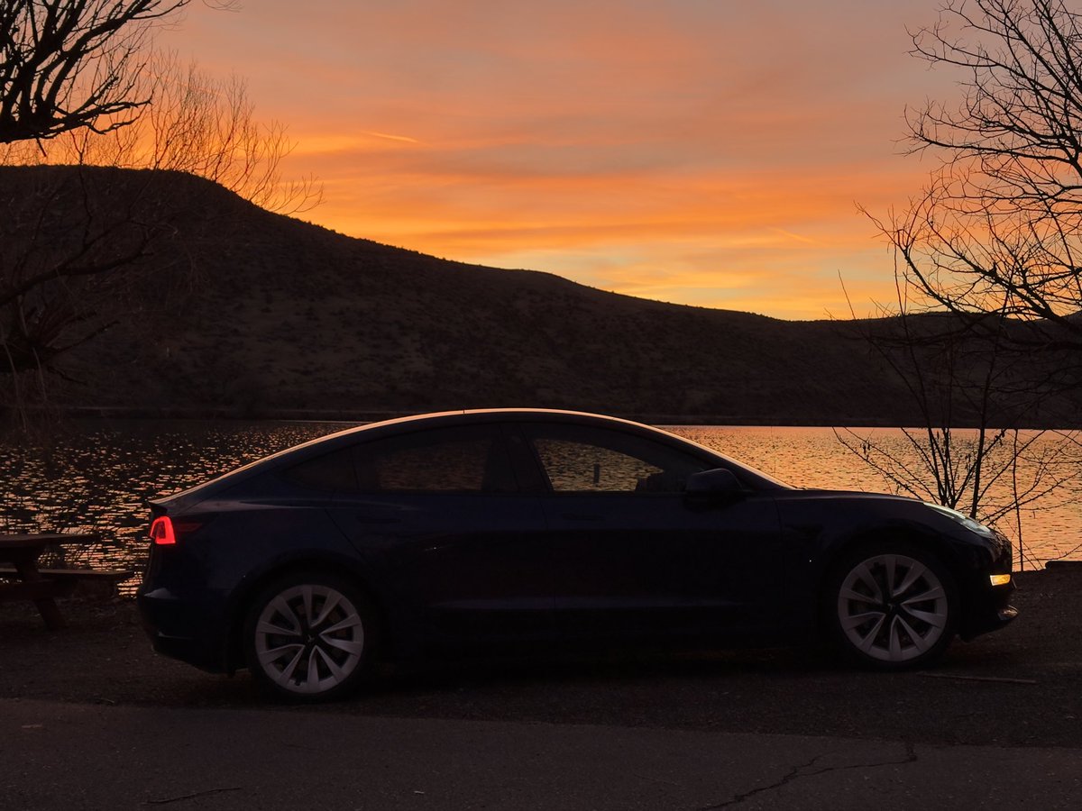 BoundlessDigi's tweet image. Exactly one year ago I officially “flipped the switch” on buying not just my first EV, but a Tesla. It was definitely a lifestyle change for the better. FSD (While not what was promised by @elonmusk) is wild!

#firstyear #anniversary #switch #EV #Tesla #Model3 @Tesla