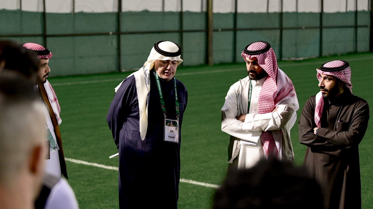 Turk1gh's tweet image. للعزيز @azizfalmalik وإدارته أتفهم أن الحِمل كبير ولكن ثقتنا تامة بكم ⚪️⚫️

قرار جلب @Talal_Alshaikh بوقته
وفوز اليوم بإذن الله جالب للمزيد 👏

رسالتي للشبابيين سيّما من يملك "المعلومة" لا داع للتسريب والتمصدر بأخبار المحليين لأننا لا نرغب بخسارتهم لردة فعل جماهيرهم (تدل دربها)!!