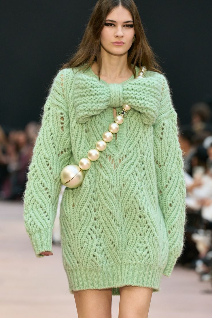 That PEARLS bag of ✨️Chanel✨️ Fall/Winter 2025.🪡
