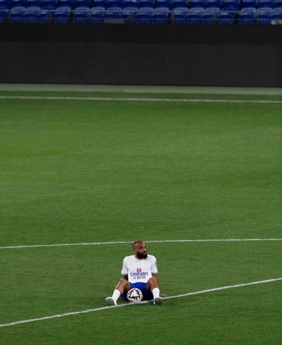 𝐂𝐨𝐜𝐨 tweet media