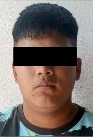 LaPaginaNegraMX's tweet photo. #ReporteNEGRO 🔴 Estos son los dos adolescentes que asaltaron a dos mujeres cuando hacían un picnic en la zona de Los Fuertes.

Se trata de Brandon Alexis, de 16 años, con antecedentes por robo a transeúnte; y de Daniel, 17 años, con antecedentes por robo a transporte público y también a transeúnte.

En 2024 y 2025, ya habian sido detenidos por las autoridades, sin embargo, no hubo un señalamiento directo y las personas afectadas no ratificaron denuncia, por lo que quedaron en libertad.

Se exhorta a quienes los identifiquen o cuenten con mayor información, a que denuncien ante a la Fiscalía del Estado para que continúe el proceso legal.

Vía: @JEmmanuelLima