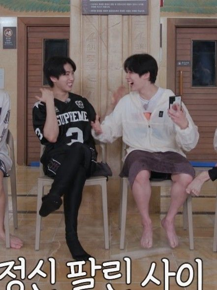 cb97racha_skz's tweet image. i miss my family