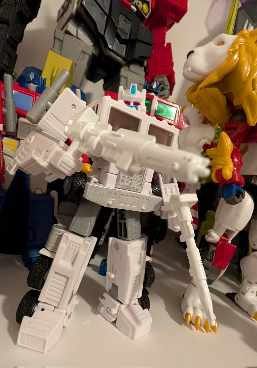 SiegeMaximo's tweet image. White Magnus is always cooler than Prime. I make the rules.