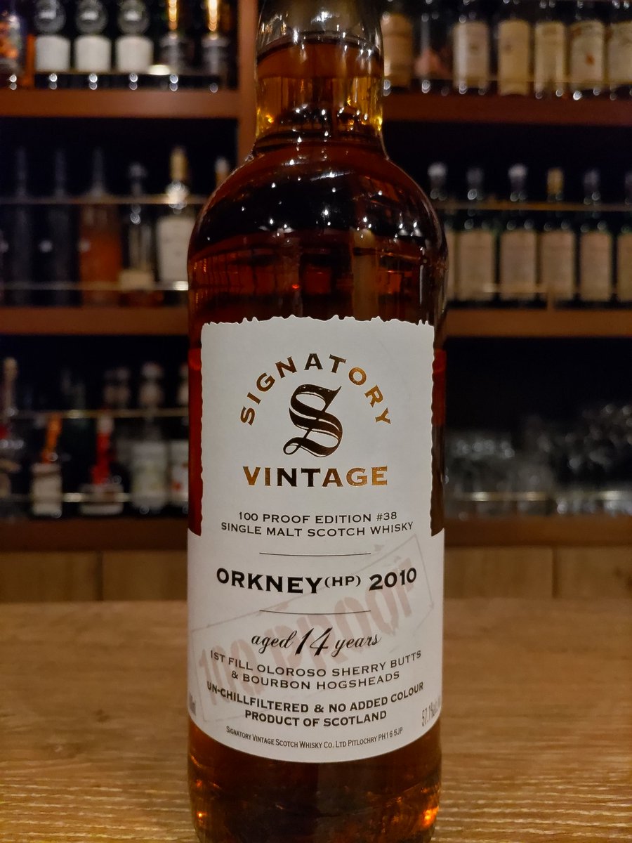 オークニー 14年 2010 シグナトリー 100プルーフエディション 中身は
