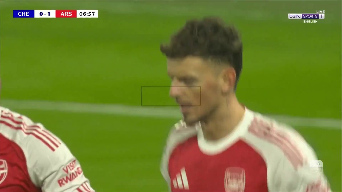 بن وايت يفتتح التسجيل لآرسنال في شباك تشيلسي 