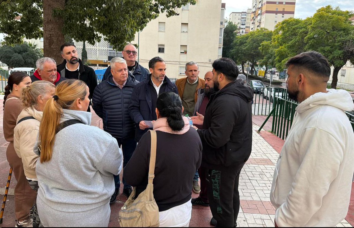 Hoy <a href="/fedsolidaridad/">Federación Solidaridad</a> ha esta recorriendo Palma-Palmilla junto a <a href="/PSOEaytoMalaga/">PSOEaytoMalaga</a> y su portavoz
<a href="/aDanielPerez/">Dani Pérez /❤️🇪🇺</a> . En la visita se le ha hecho llegar la situación de abandono que vive el barrio falta de limpieza, barandillas rotas y aceras rotas, etc.