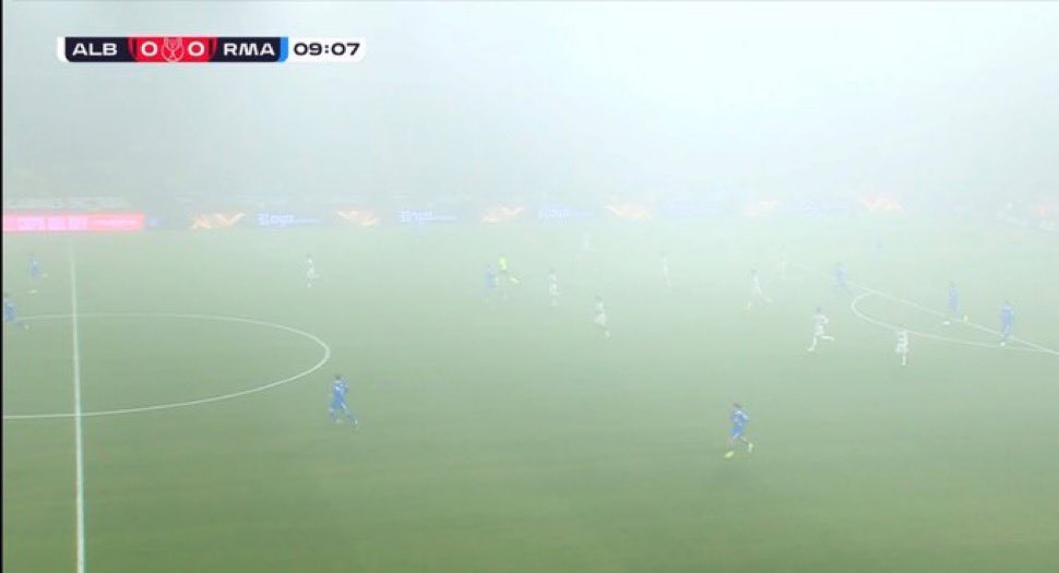 rayenrdi3's tweet image. Peut-être y’a Zabuza qui défends sur Vinicius