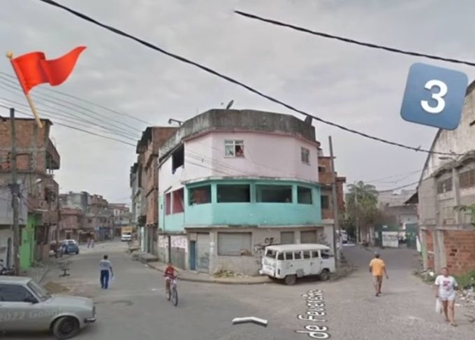 RioWarz21's tweet photo. 📸 VALE A PENA VER DE NOVO

Traficantes do TCP, no Complexo da Maré, pedindo trégua na divisa com os traficantes do Comando Vermelho, da comunidade Nova Holanda;

O motivo foi que as equipes do BOPE estavam atuando nas áreas dominadas pelo TCP

📍CPX da Maré, Rio de Janeiro https://t.co/fFSq77OPlr