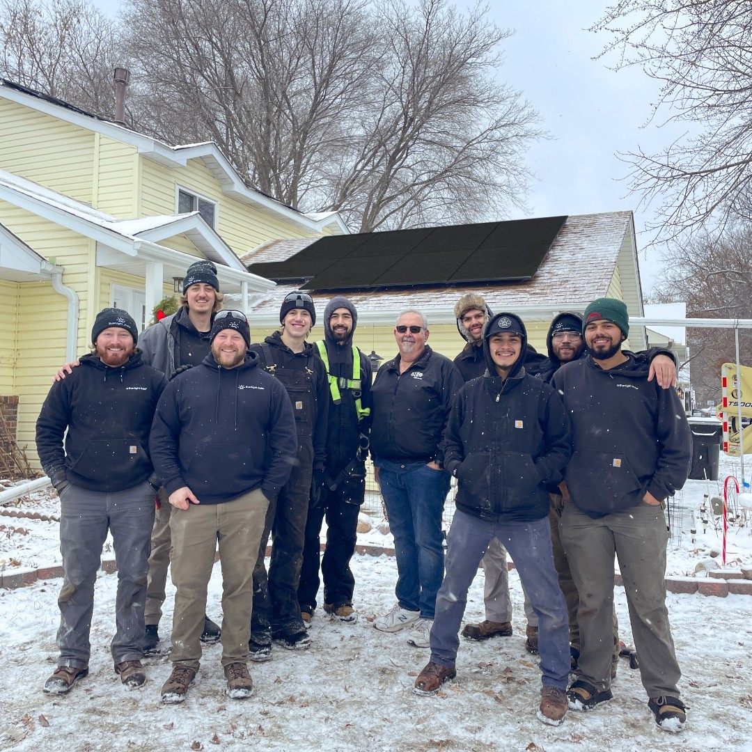 everlightsolar's tweet image. Customers who come outside to take a picture with the crew after they're installed &amp;gt;
🥹 #everlightsolar #happycustomers
