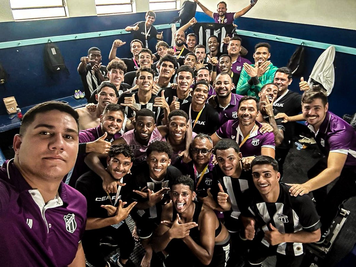 SELFIE DA CLASSIFICAÇÃO! 🔥🔥🔥

O VOZÃO TÁ NAS OITAVAS DA COPINHA! 👴💪

#CearáSC #TimeCeará
