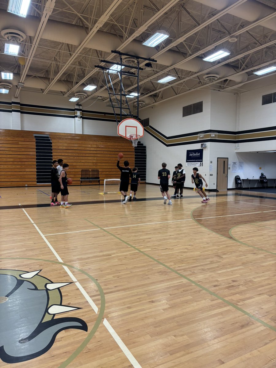 BrooksideHoops's tweet image. Pre Game Prep for……..

……….a Home Game? Is this real life?

T-Minus 2.5 Hours. #Focused 

#GoBulldogs