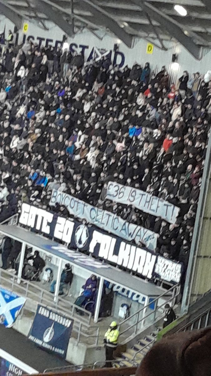 DMac1876_'s tweet image. Great message from @GATE20FALKIRK

36 QUID IS THEFT, BOYCOTT CELTIC AWAY

@Falkirkdaft @20MinuteTims @GillianMacMSP @FalkirkFC @CelticFC