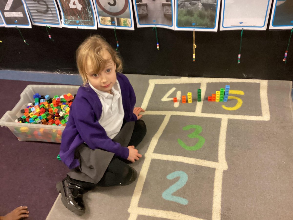 stsidwellsce's tweet photo. In maths, Reception have been learning that adding one makes the next number in the sequence. #findingthelight #flourishingcommunities @stchris_trust https://t.co/9pTGGL07XC