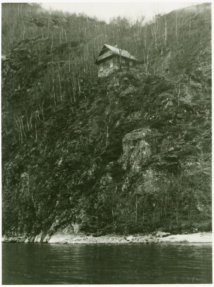 guilherme94jose's tweet image. Wittgenstein's cabin near Skjolden, Norway, 1914.