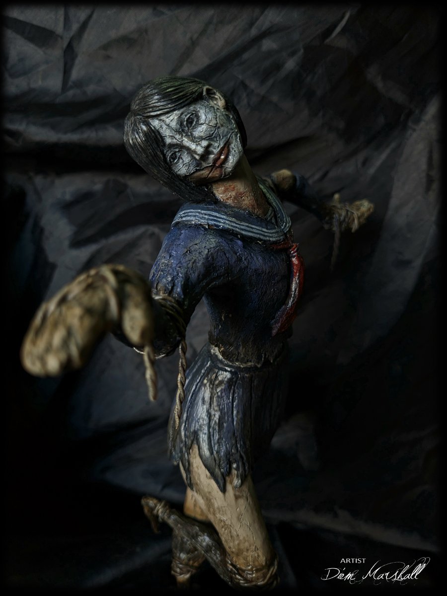 diemmarshall's tweet photo. ayakakashi Handmade Sculpture By me :B 

#silenthill #horror  #pyramidhead #konami #silenthillcosplay #silenthillnurse #cosplay #videogames #survivalhorror #gaming #silenthillhomecoming #residentevil #halloween #silenthillmovie #silenthilldownpour #silenthillgame https://t.co/4EAA03zhlf