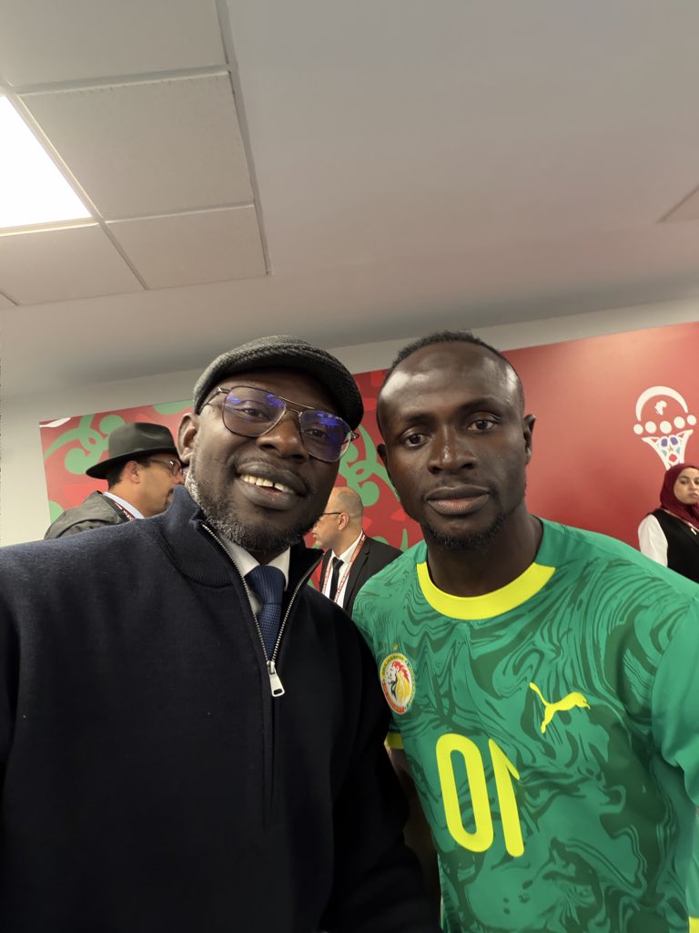 On est en finale avec une équipe soudée, disciplinée et joueuse. 
Merci encore la légende .