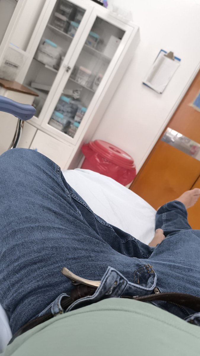 Scorpioning83's tweet photo. @loreeevil apenas para que me saque del hospital.. ando enfermito.. https://t.co/LodyNAs6HE