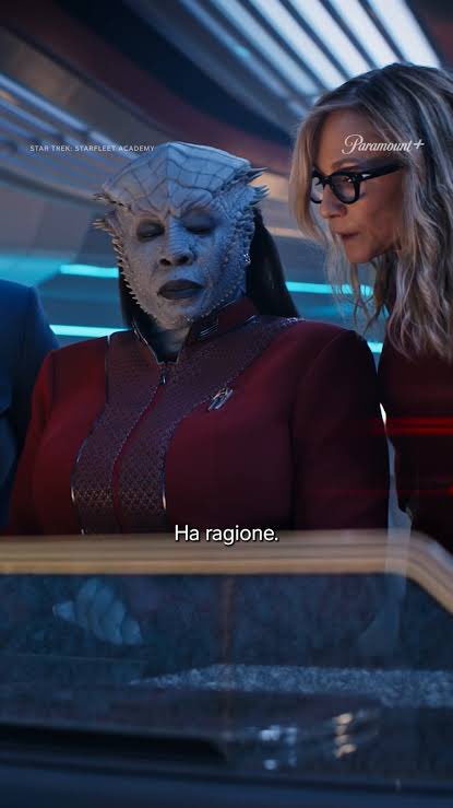 Mais uma franquia 👉🏻<a href="/StarTrek/">Star Trek</a> destruída pela turminha descolada e que deveria estar em tratamento psiquiátrico.  
Quem vá usar óculos supostamente em 3190?????
Parabéns <a href="/Alex_Kurtzman/">Alex Kurtzman</a> por mais uma merda e destruir uma franquia com ideias ridículas. Fucking moron