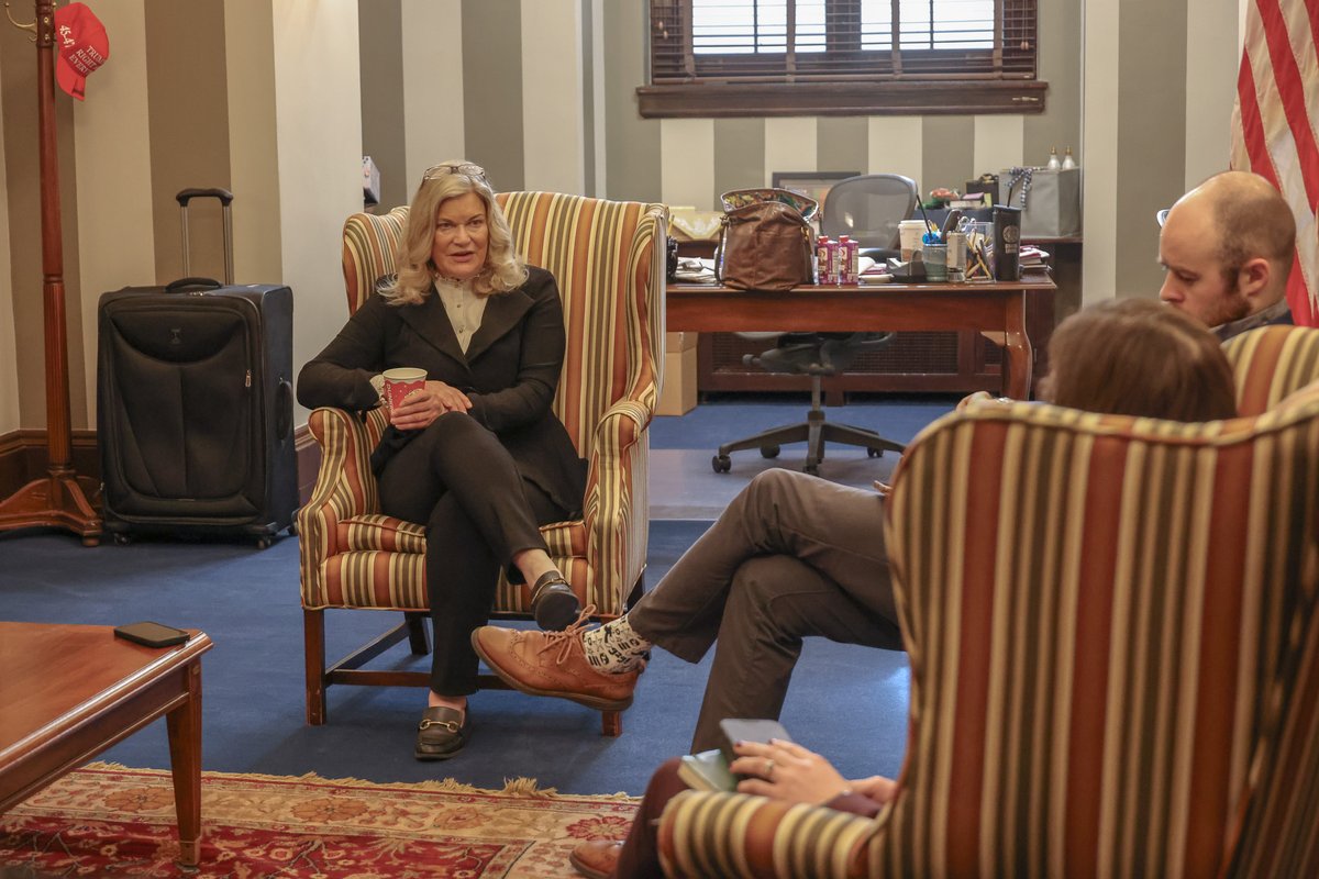 JUST IN: 🇺🇸 Senator Cynthia Lummis shares behind the scenes photos of ongoing discussions about tomorrows markup of Bitcoin and crypto market structure legislation 👀

"I'm a big proponent of self custody, of individual wallets, of the sovereignty I have to store my wealth." 👏