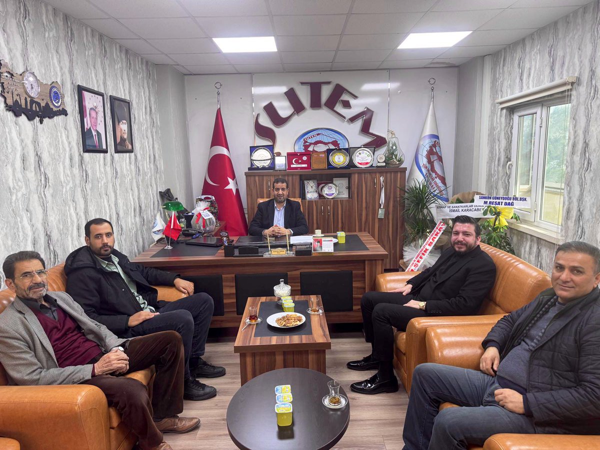 Şanlıurfa Tüm Emlakçılar Esnaf Odası Başkanlığına yeniden seçilen Sayın Selahattin Tokmak’ı tebrik ediyor; üstlendiği görevlerin Şanlıurfa’mıza ve tüm esnaf camiamıza hayırlı olmasını diliyorum.
<a href="/selahattintokmk/">SELAHATTİN TOKMAK</a> <a href="/urfa_esob/">Şanlıurfa Esnaf ve Sanatkarlar Odaları Birliği</a> <a href="/mustafamogull/">Mustafa MOĞUL</a>