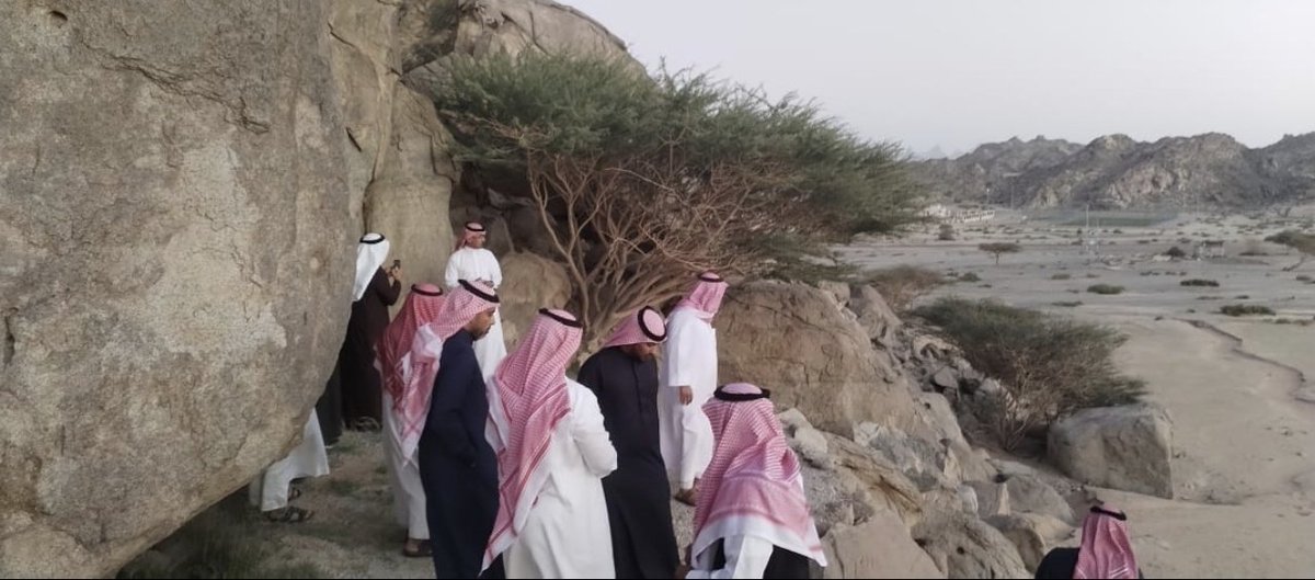 بناءً على دعوة كريمة من رئيس مركز نبط أ. عبدالله الرفاعي، قام أعضاء مجلس إدارة جمعية ينبع السياحية التعاونية بزيارة للمركز، اطّلعوا خلالها على أبرز المعالم الأثرية والسياحية، وجرى بحث أوجه التعاون المشترك بما يسهم في دعم وتنمية السياحة المحلية وتعزيز المبادرات السياحية بالمنطقة.