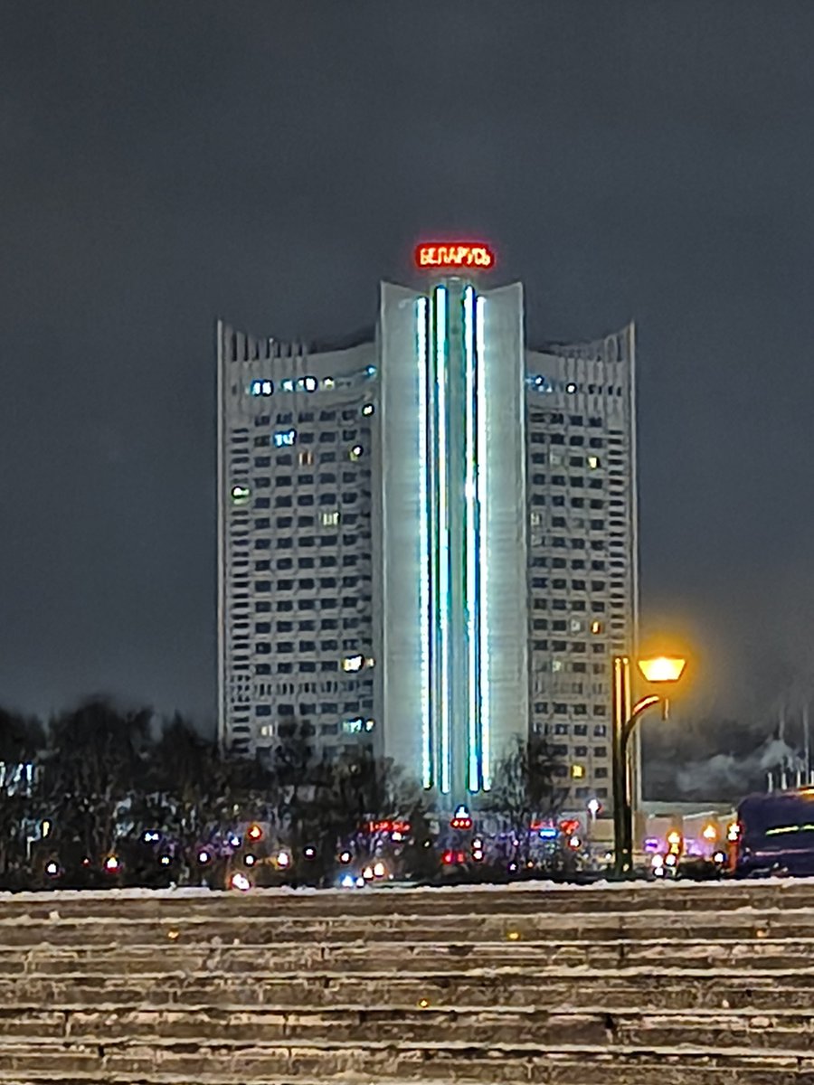 Nyarekanderu's tweet image. По итогам первого дня в Беларуси могу отметить три вещи:
1. Драники есть везде, даже в стейкхаусе
2. Тут очень много красивых девушек
3. Новый Аватар очень сильно затянут